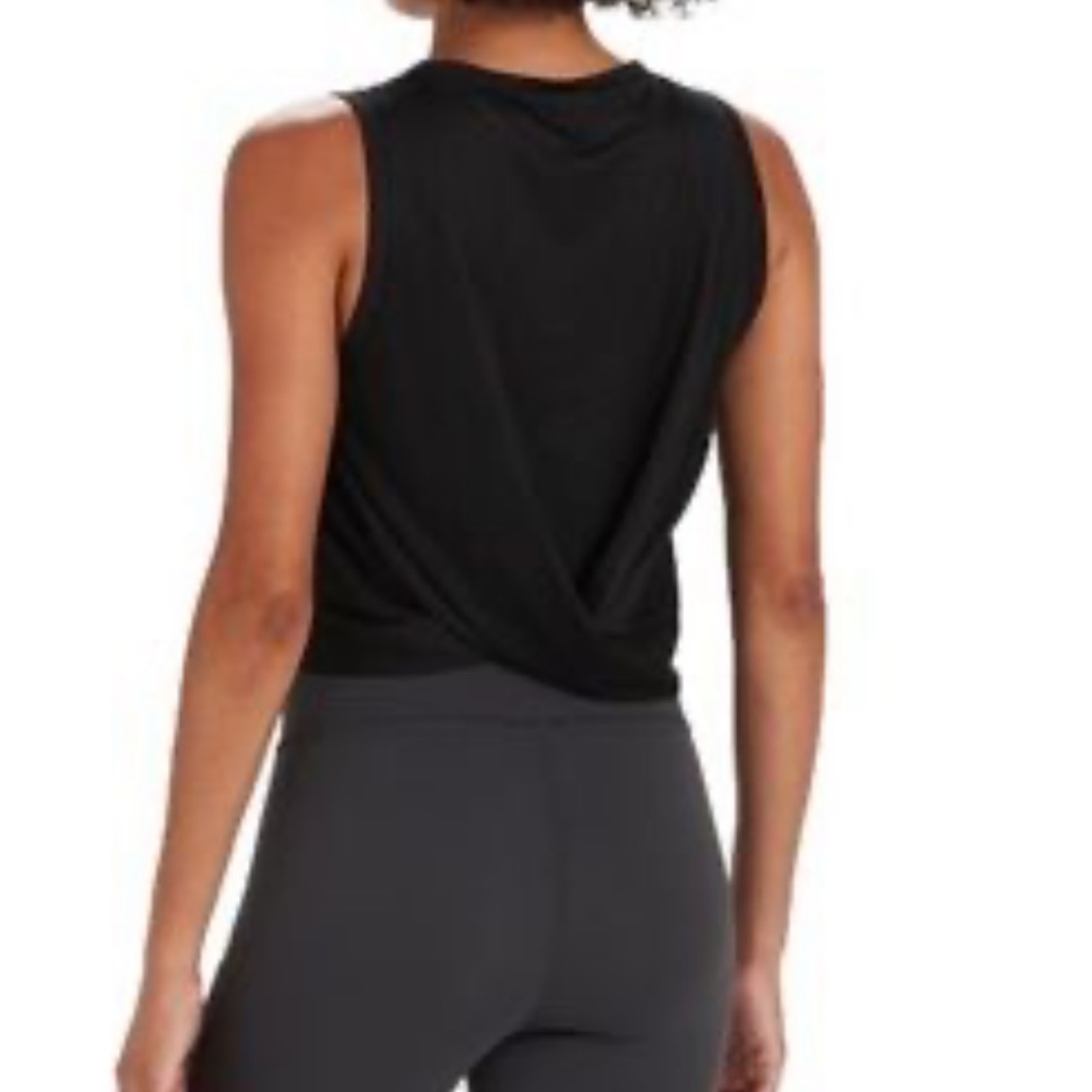 Vuori  |  Lizette Crop Tank with Twist Back